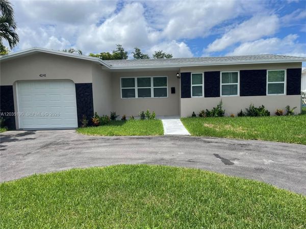 4241 Thomas St , Hollywood, FL 33021
