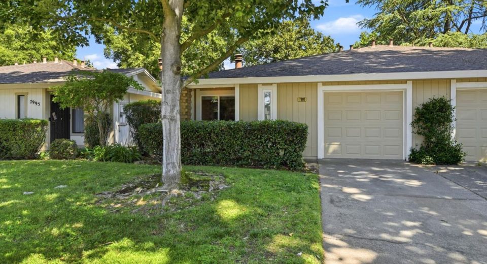 7997 La Riviera Dr, Sacramento, CA 95826 Photo