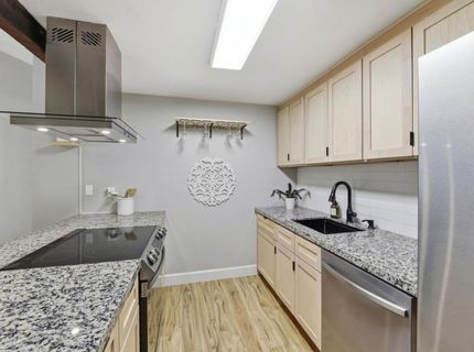 7997 La Riviera Dr, Sacramento, CA 95826 Photo