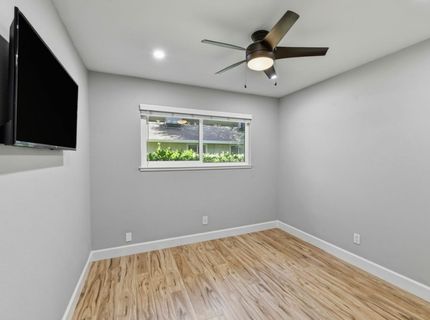 7997 La Riviera Dr, Sacramento, CA 95826 Photo
