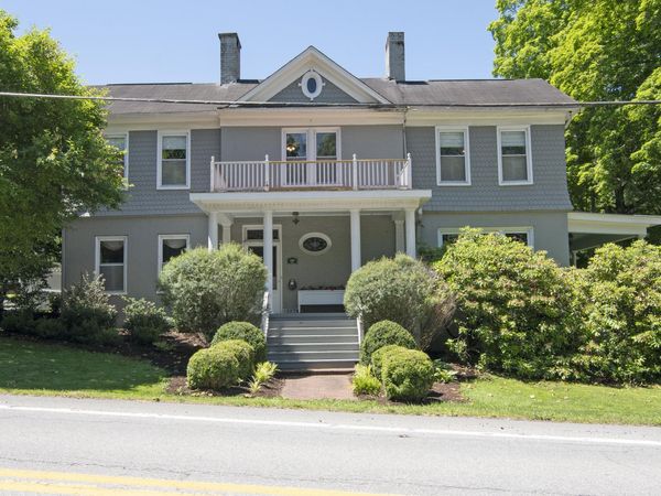 1274 Washington St, Lewisburg, WV 24901
