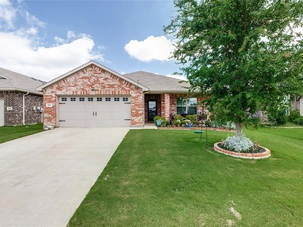 816 Ravenwood Lane, Van Alstyne, TX 75495