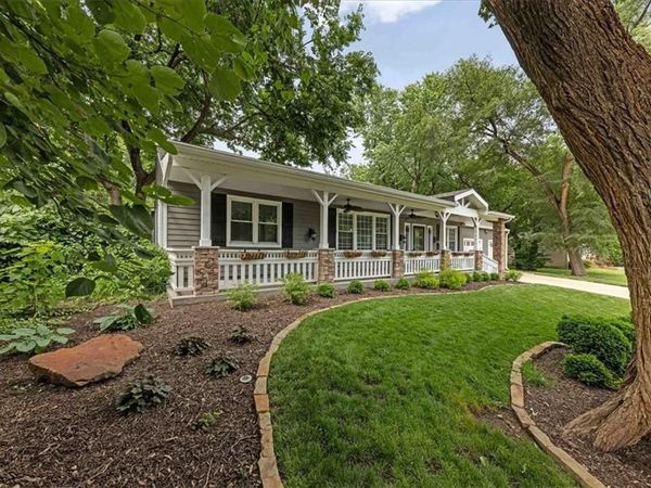 8530 W 86th Terrace, Overland Park, KS 66212