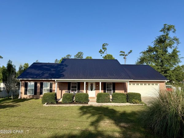 2646 Generals Court , Marianna, FL 32446