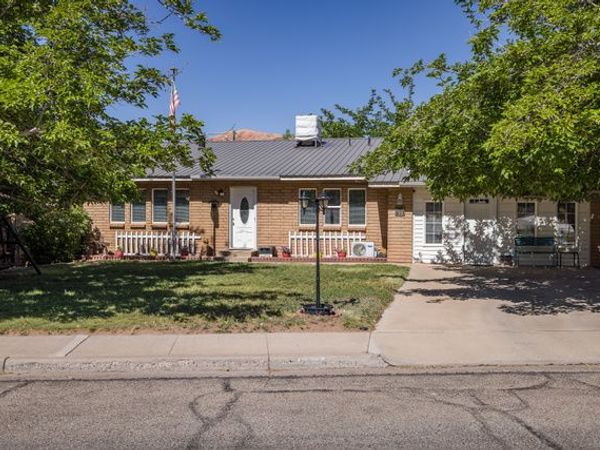 571 MIVIDA DR , Moab, UT 84532