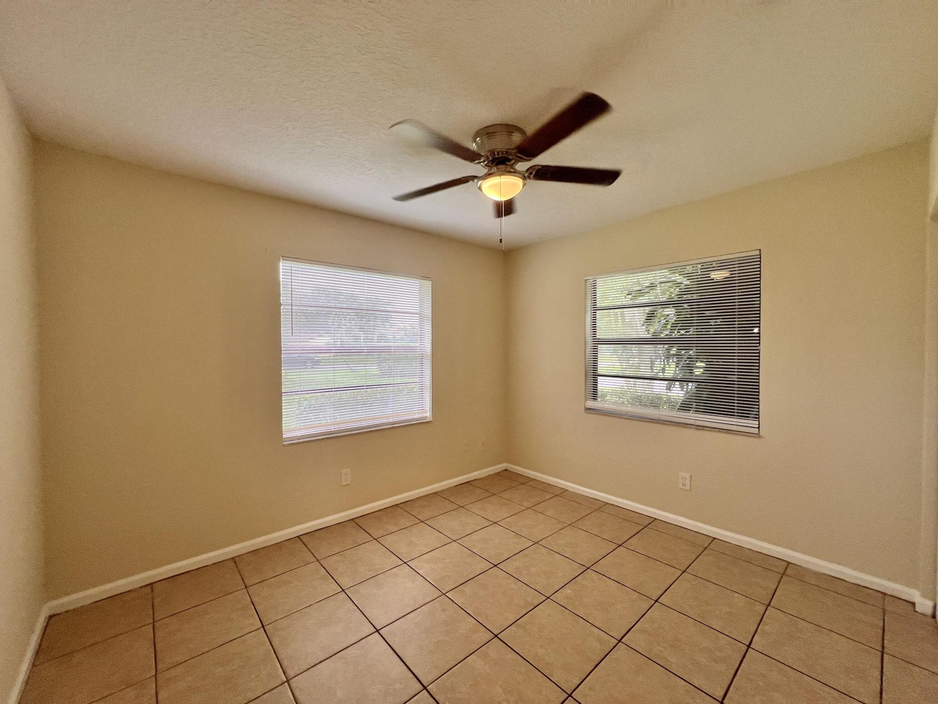 423 Glenwood Drive, West Palm Beach, FL 33415 Photo