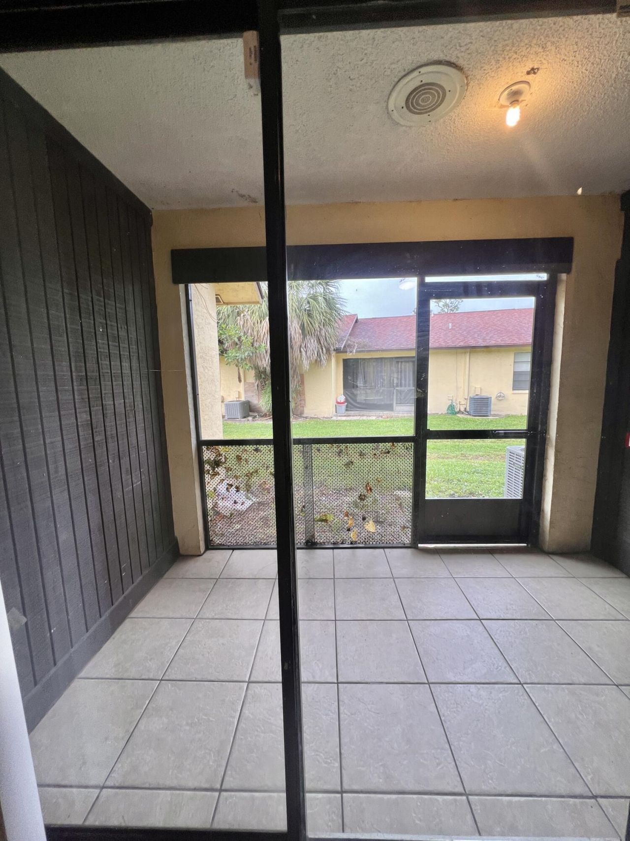 423 Glenwood Drive, West Palm Beach, FL 33415 Photo