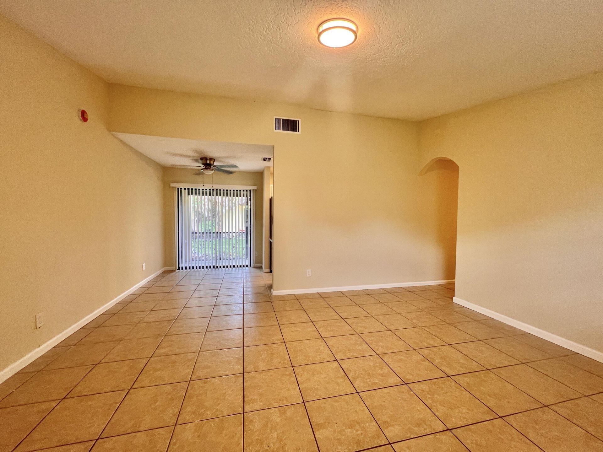 423 Glenwood Drive, West Palm Beach, FL 33415 Photo