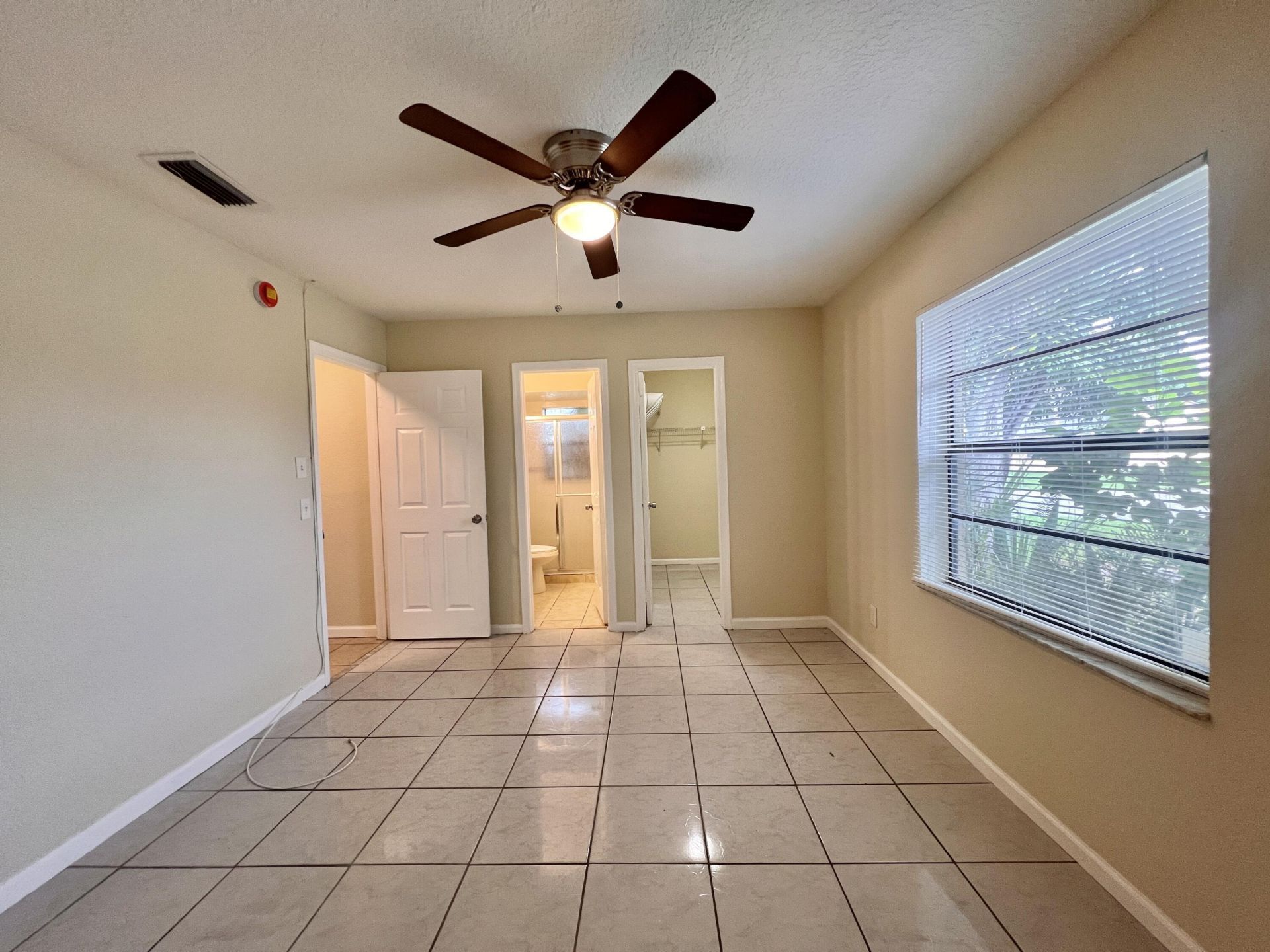 423 Glenwood Drive, West Palm Beach, FL 33415 Photo