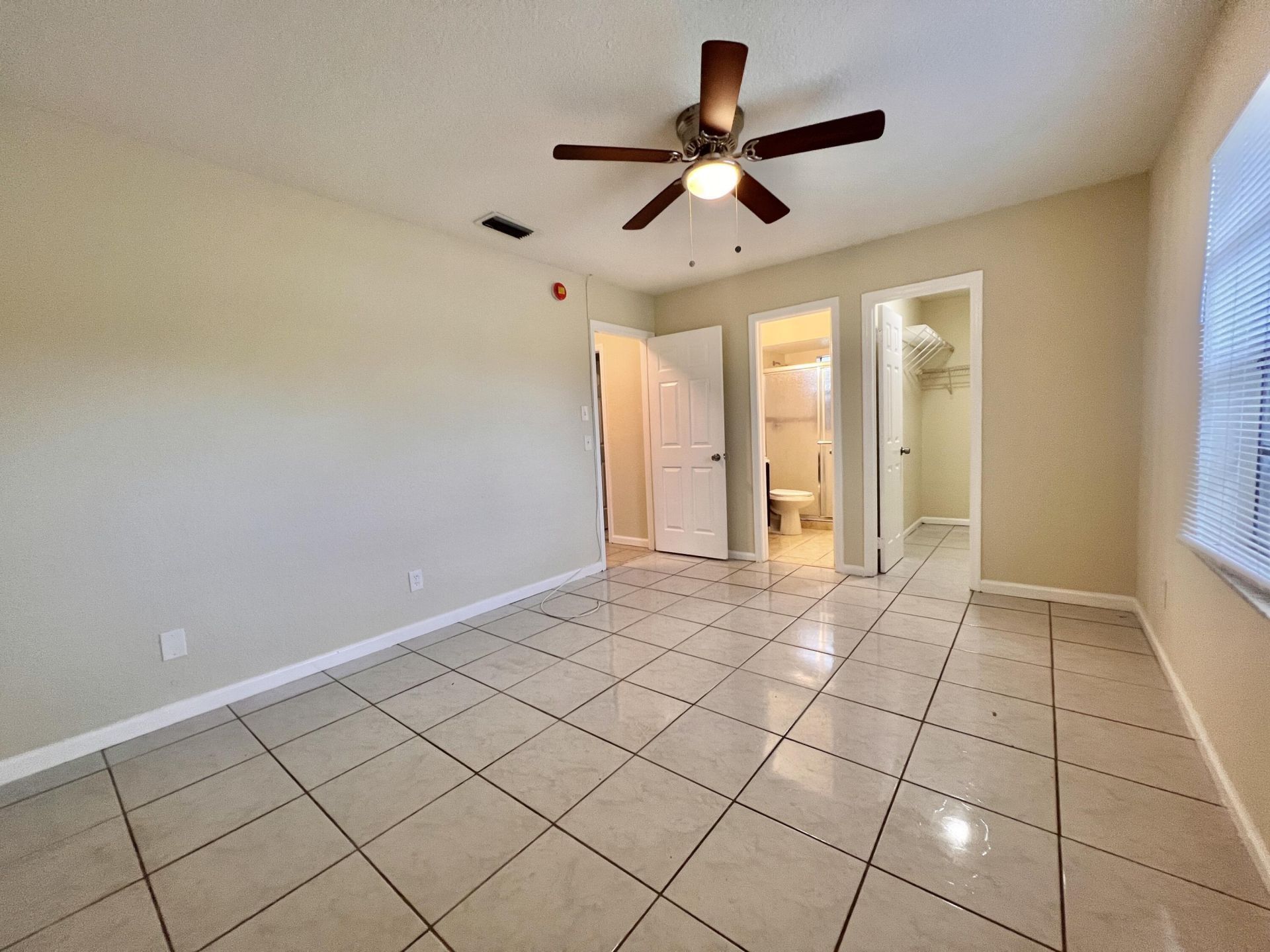 423 Glenwood Drive, West Palm Beach, FL 33415 Photo
