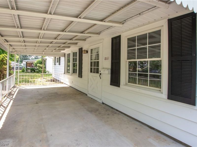 861 Oak Street, Elyria, OH 44035 Photo 3
