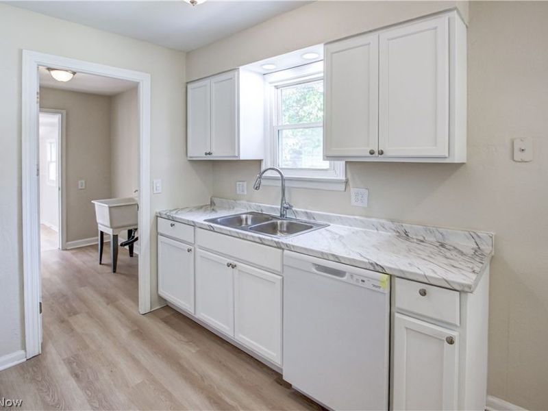861 Oak Street, Elyria, OH 44035 Photo 5