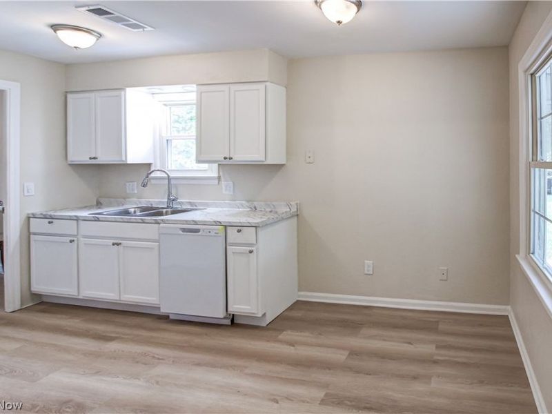 861 Oak Street, Elyria, OH 44035 Photo 8