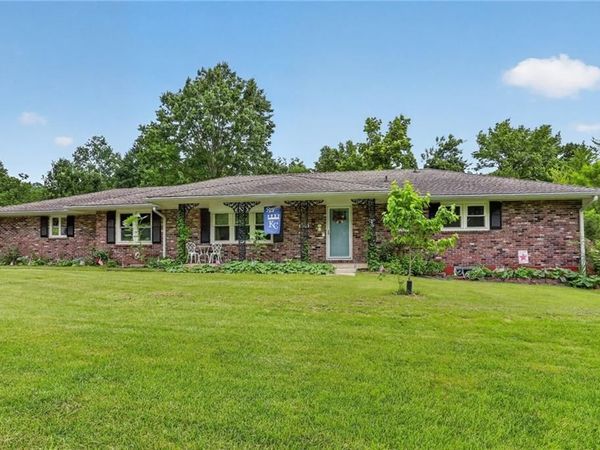 2400 W 103RD Street, Leawood, KS 66206