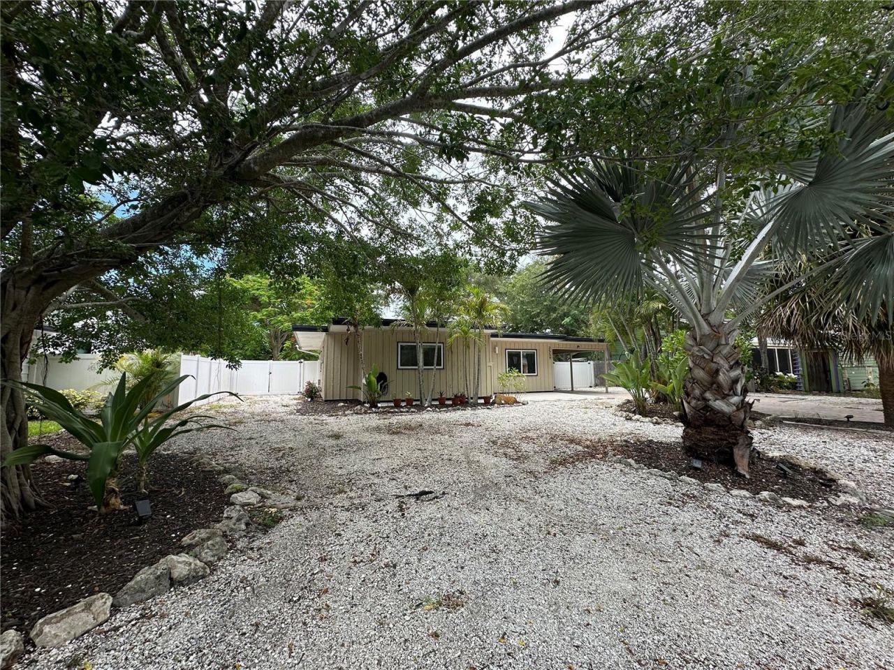 2559 E Paulstan Court, Sarasota, FL 34237 Photo