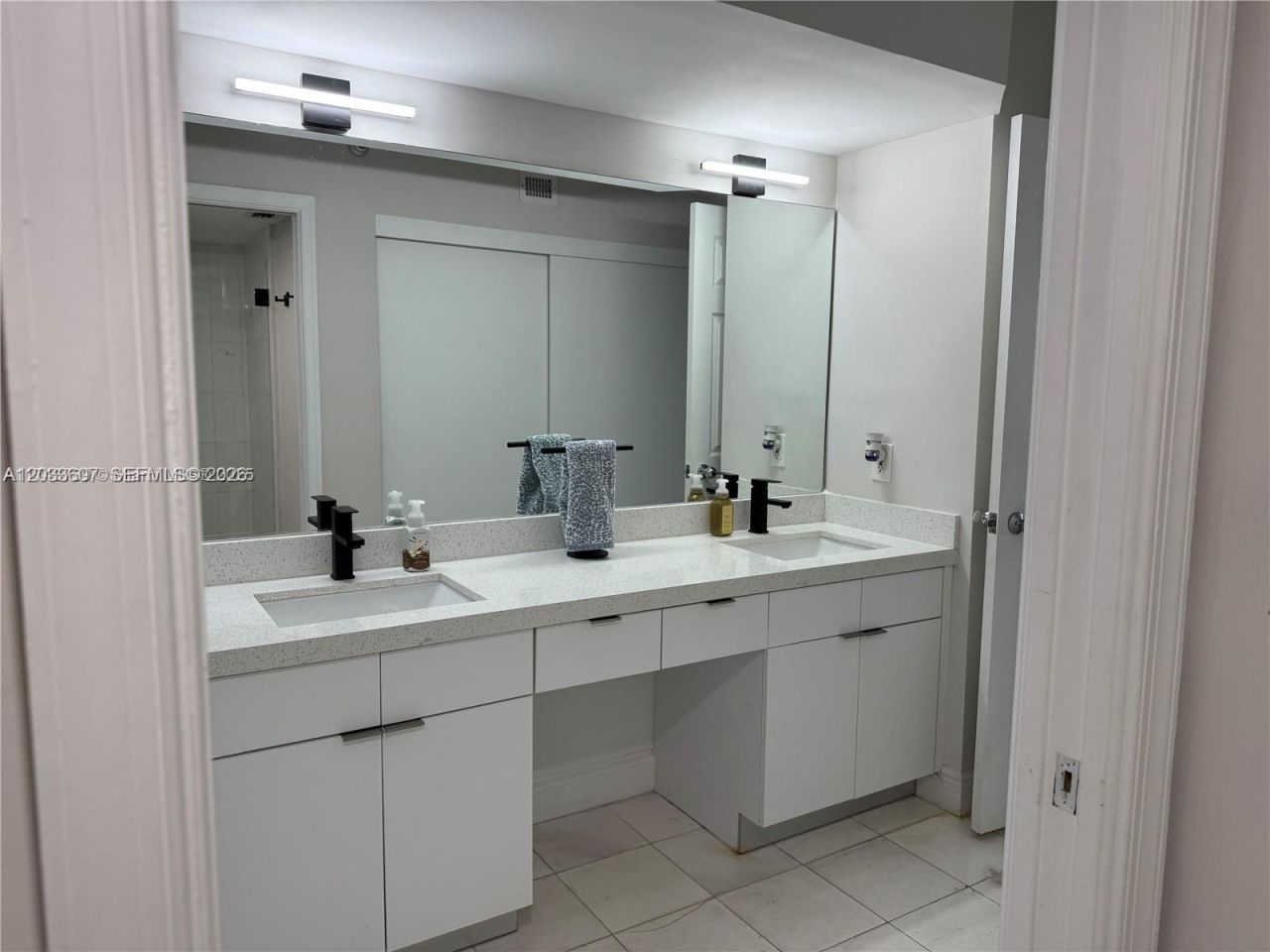 3530 Mystic Pointe Dr , Unit 1907, Aventura, FL 33180 Photo