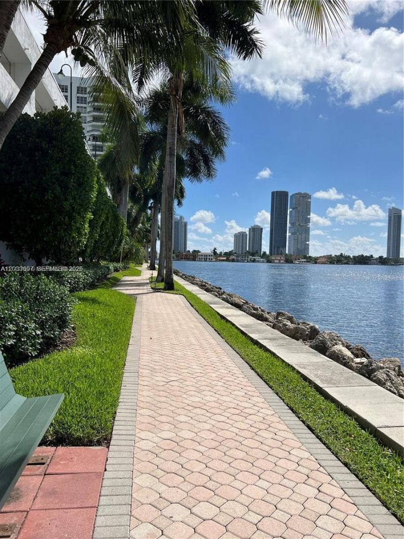 3530 Mystic Pointe Dr , Unit 1907, Aventura, FL 33180 Photo