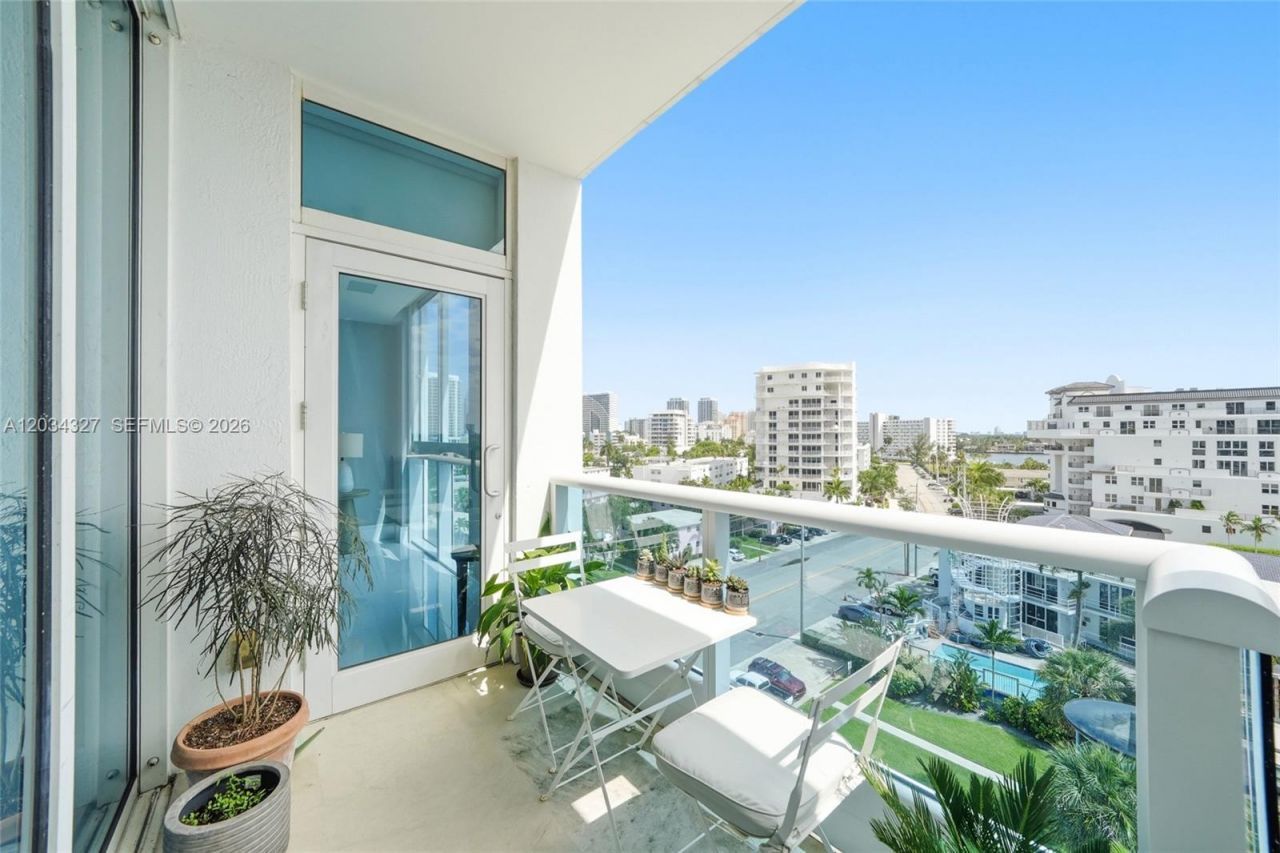 715 Bayshore Dr , Unit 705, Fort Lauderdale, FL 33304 Photo
