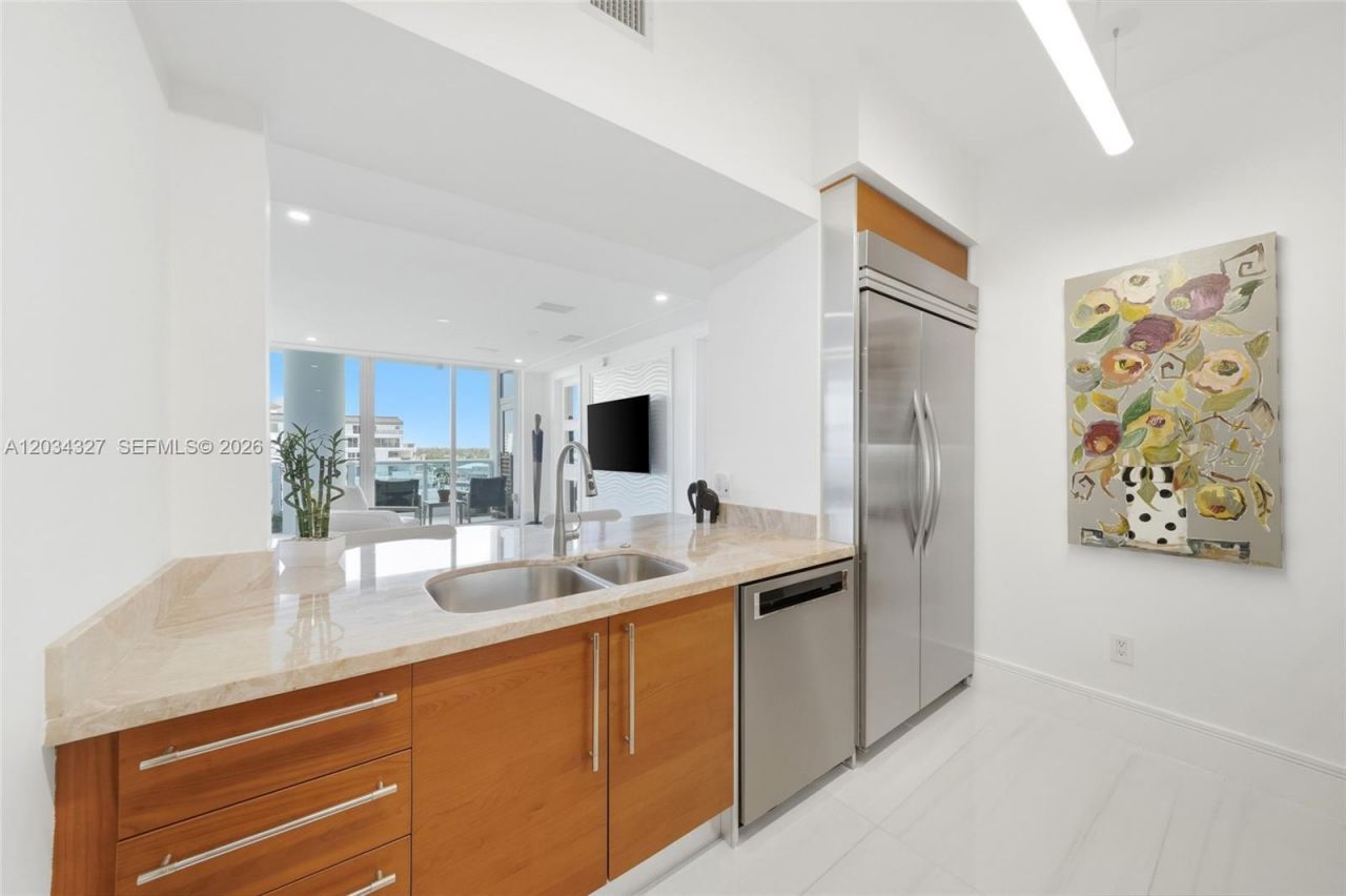 715 Bayshore Dr , Unit 705, Fort Lauderdale, FL 33304 Photo