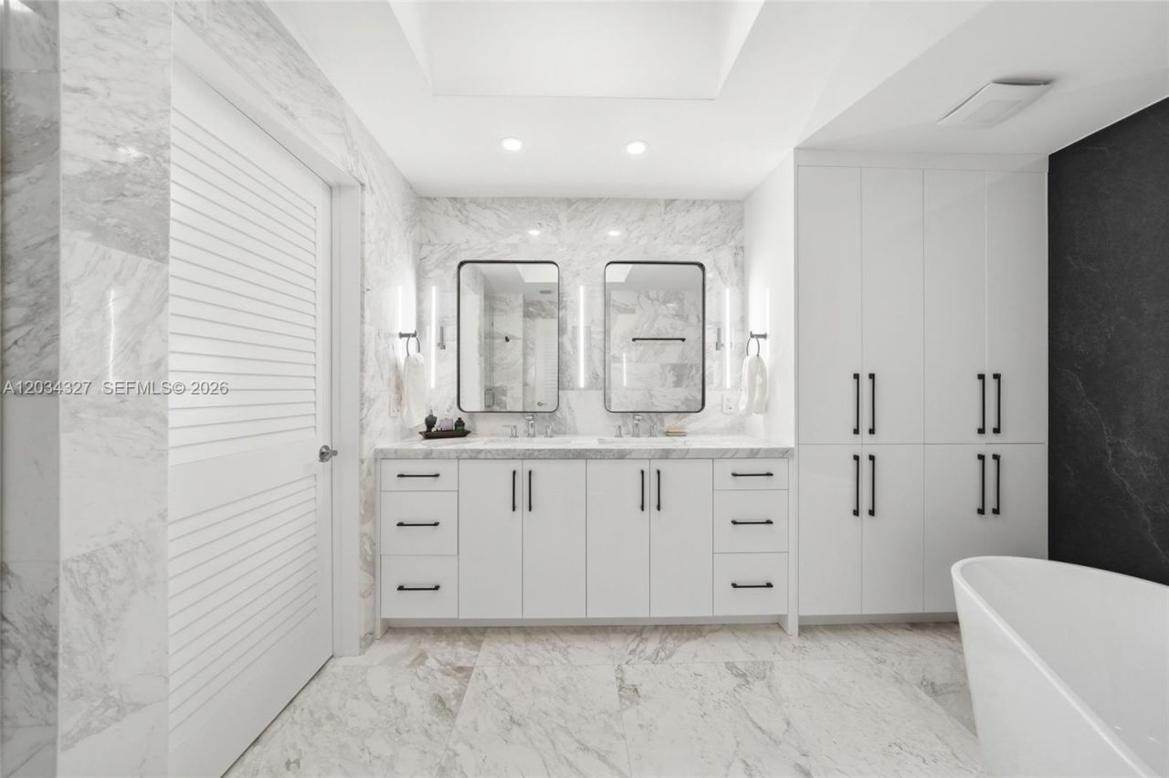 715 Bayshore Dr , Unit 705, Fort Lauderdale, FL 33304 Photo