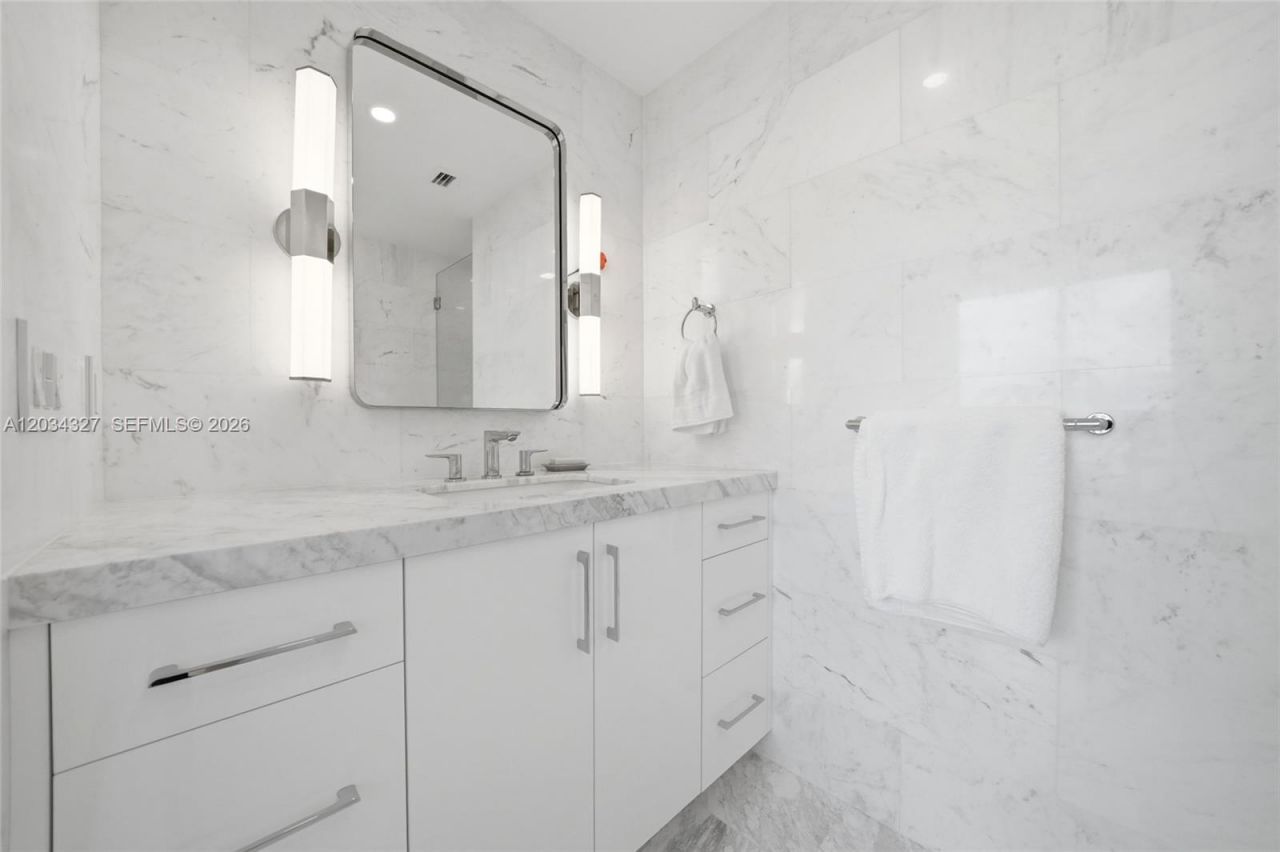 715 Bayshore Dr , Unit 705, Fort Lauderdale, FL 33304 Photo