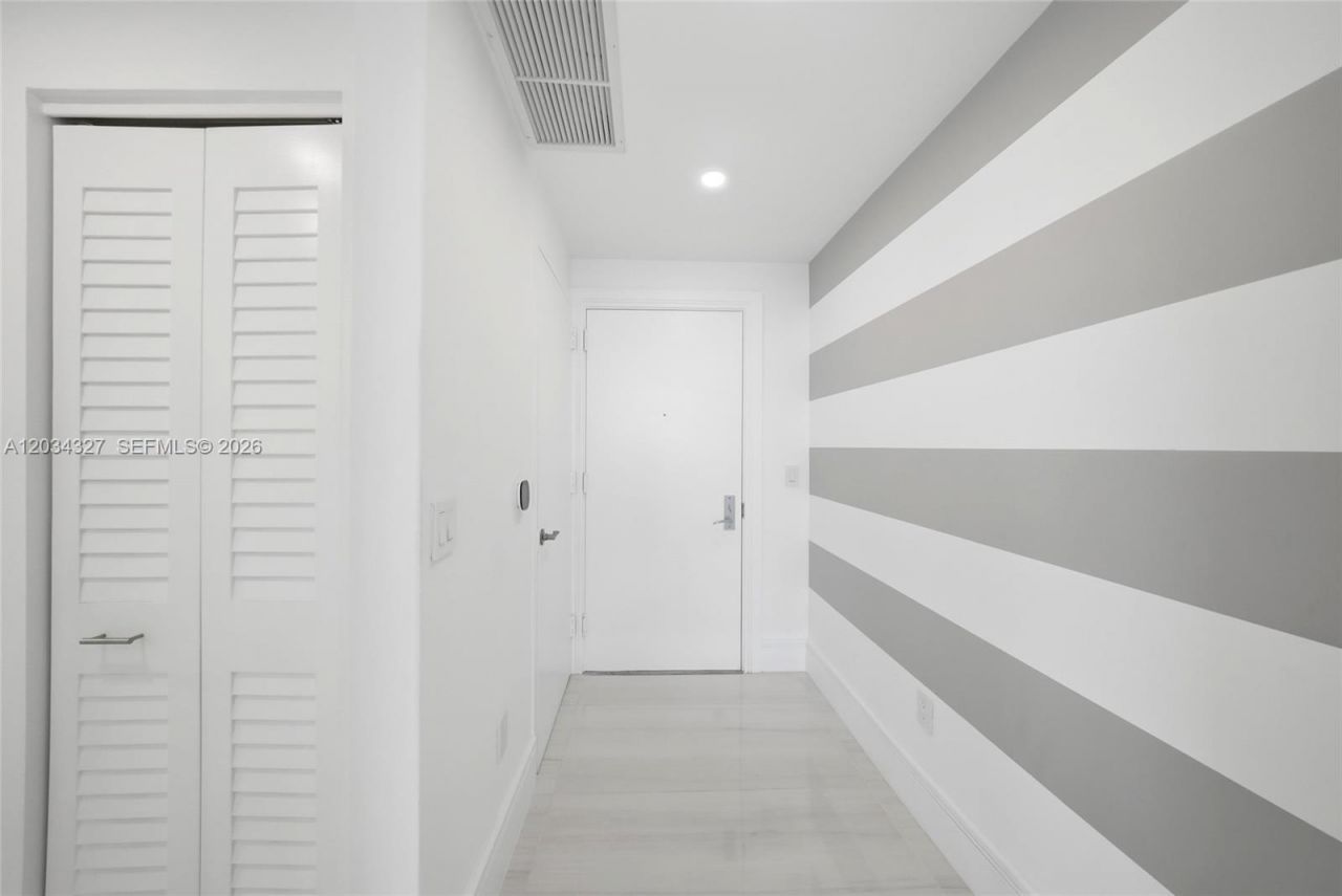 715 Bayshore Dr , Unit 705, Fort Lauderdale, FL 33304 Photo