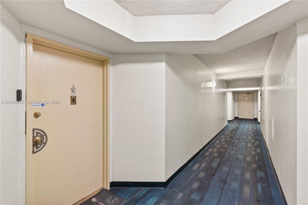 1301 NE Miami Gardens Dr, Unit 1124W, Miami, FL 33179 Photo