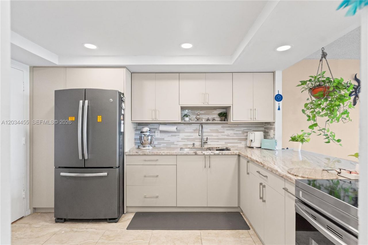 1301 NE Miami Gardens Dr, Unit 1124W, Miami, FL 33179 Photo