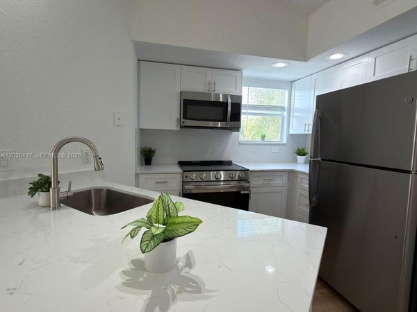 12840 Vista Isles Dr , Unit 627, Sunrise, FL 33325