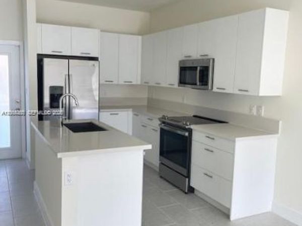 8167 NW 41 St, Unit E-111, Doral, FL 33166