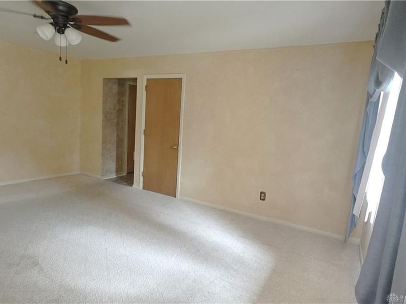 6338 Blue Ash Road, Butler Township, OH 45414 Photo 10