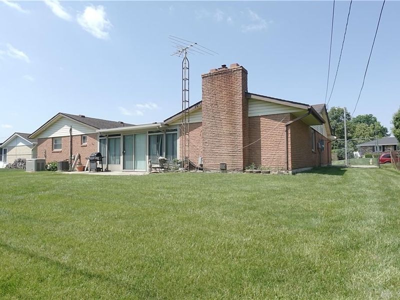 6338 Blue Ash Road, Butler Township, OH 45414 Photo 4