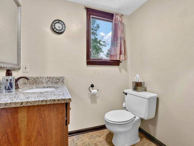 5015 Fenwick Court, Columbus, OH 43220 Photo 14