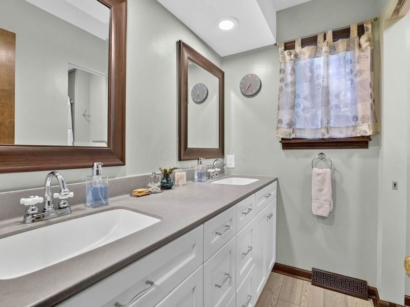 5015 Fenwick Court, Columbus, OH 43220 Photo 29