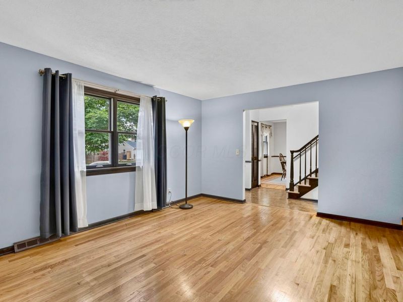 5015 Fenwick Court, Columbus, OH 43220 Photo 8