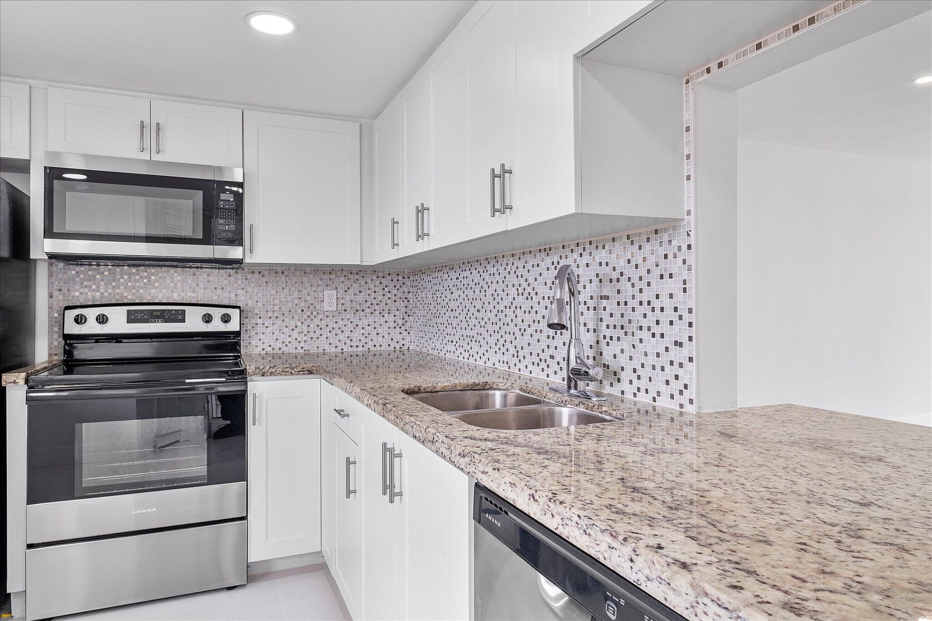 1302 NE 191st Street, Unit 323a, Miami, FL 33179 Photo