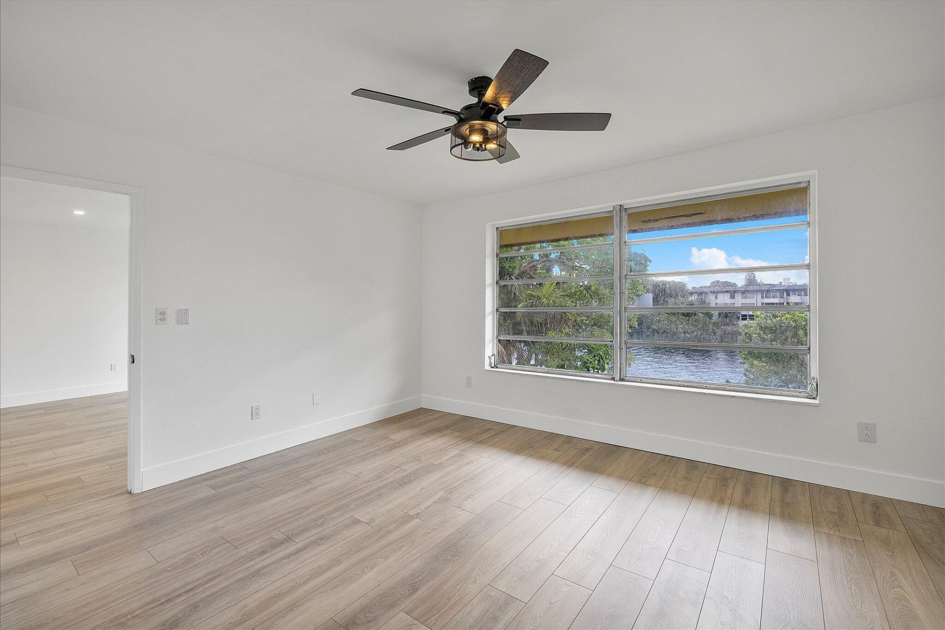 1302 NE 191st Street, Unit 323a, Miami, FL 33179 Photo