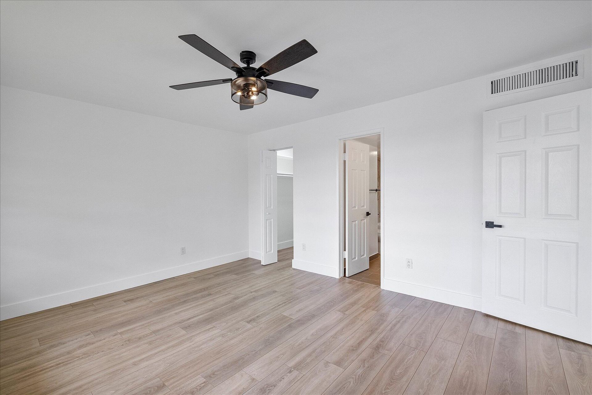 1302 NE 191st Street, Unit 323a, Miami, FL 33179 Photo