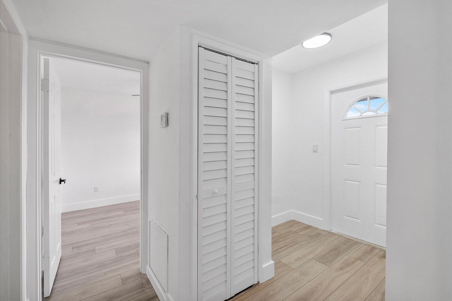 1302 NE 191st Street, Unit 323a, Miami, FL 33179 Photo