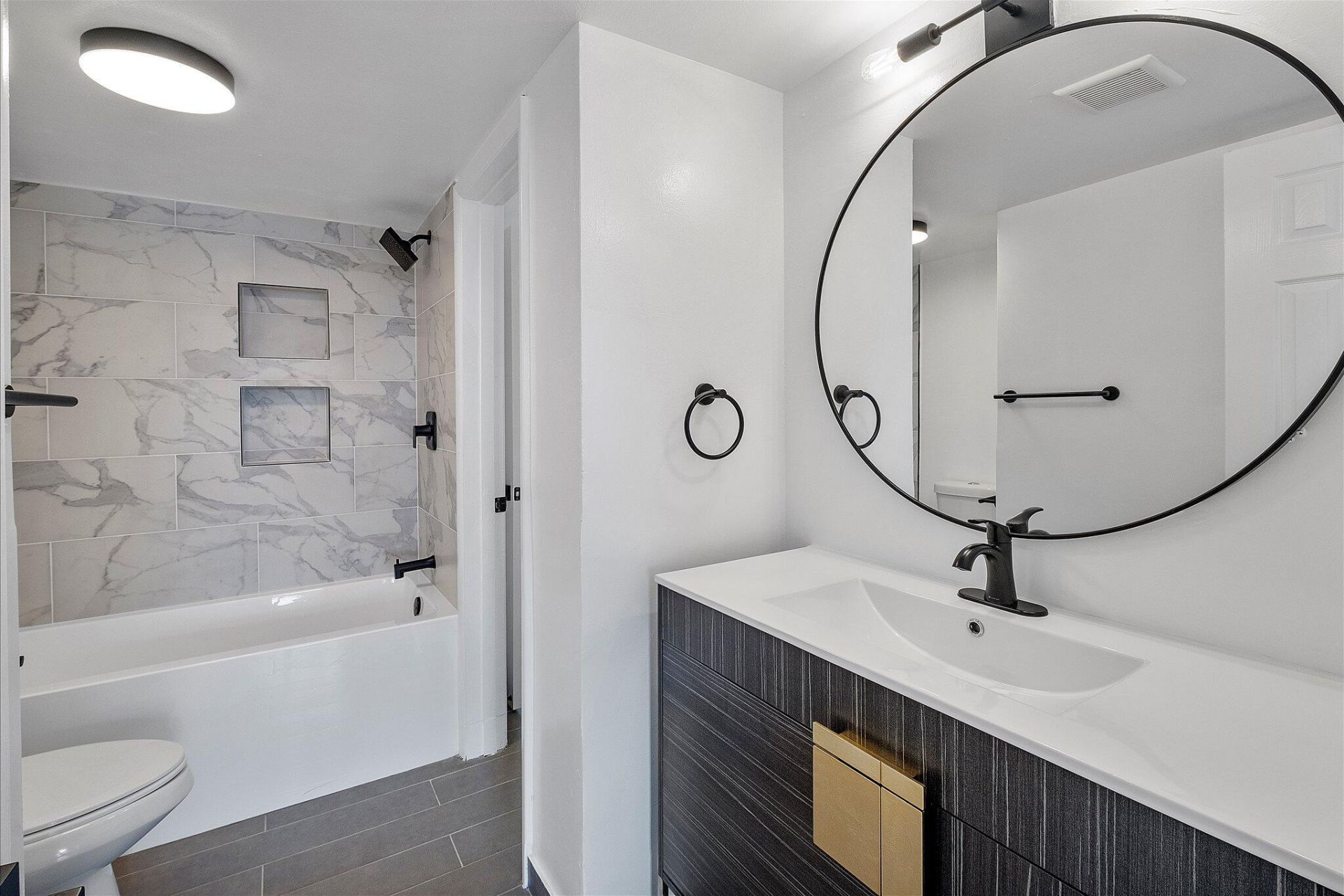 1302 NE 191st Street, Unit 323a, Miami, FL 33179 Photo