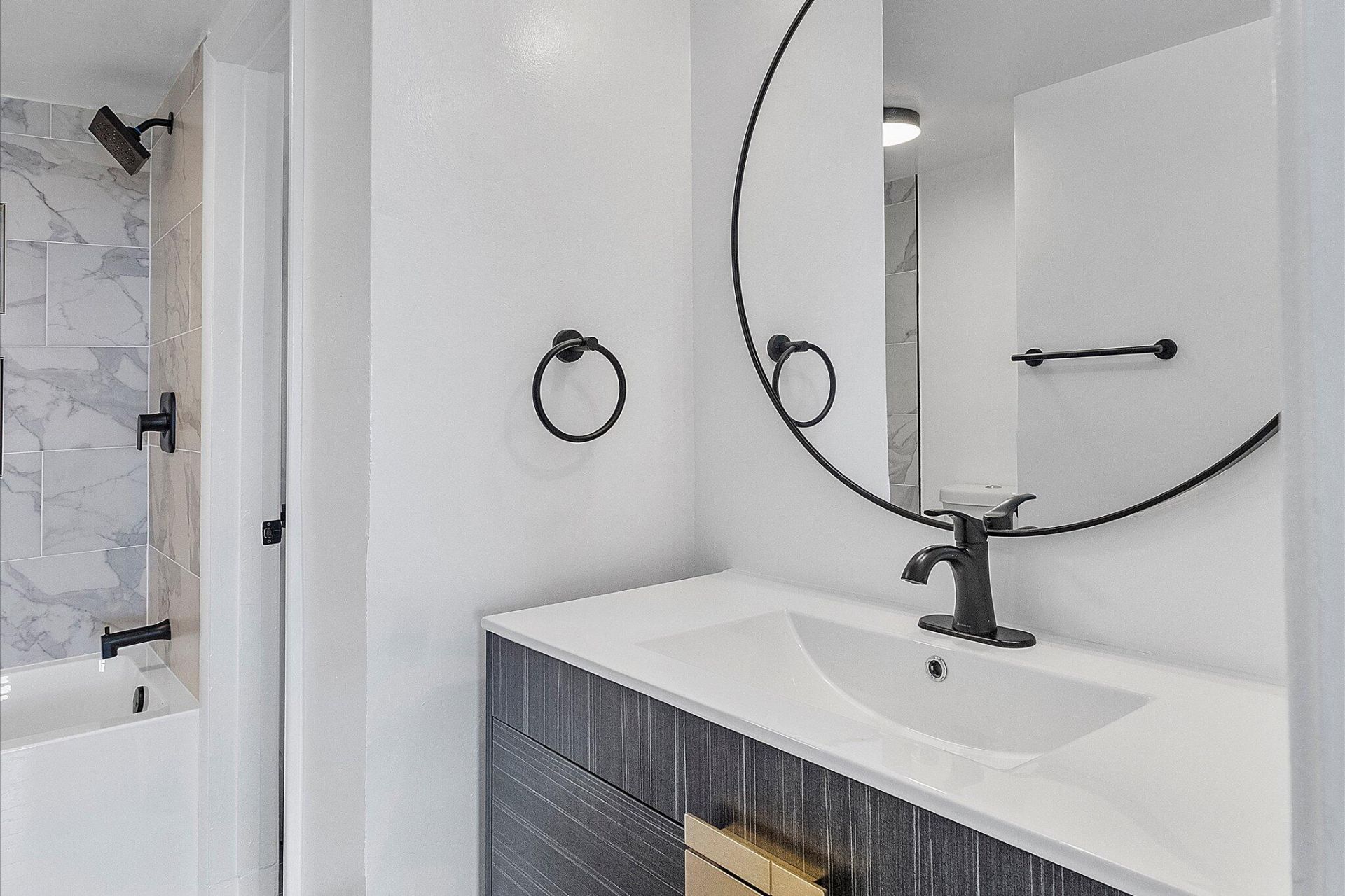 1302 NE 191st Street, Unit 323a, Miami, FL 33179 Photo