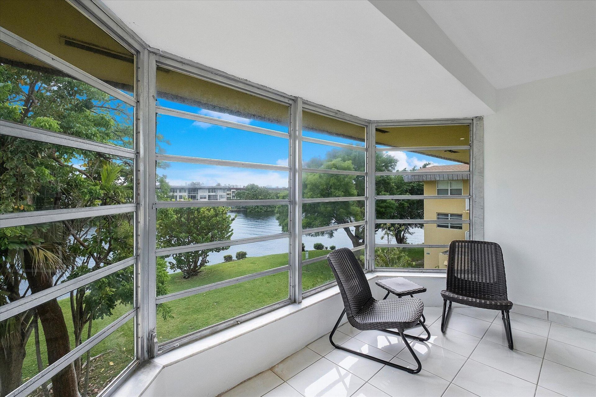 1302 NE 191st Street, Unit 323a, Miami, FL 33179 Photo