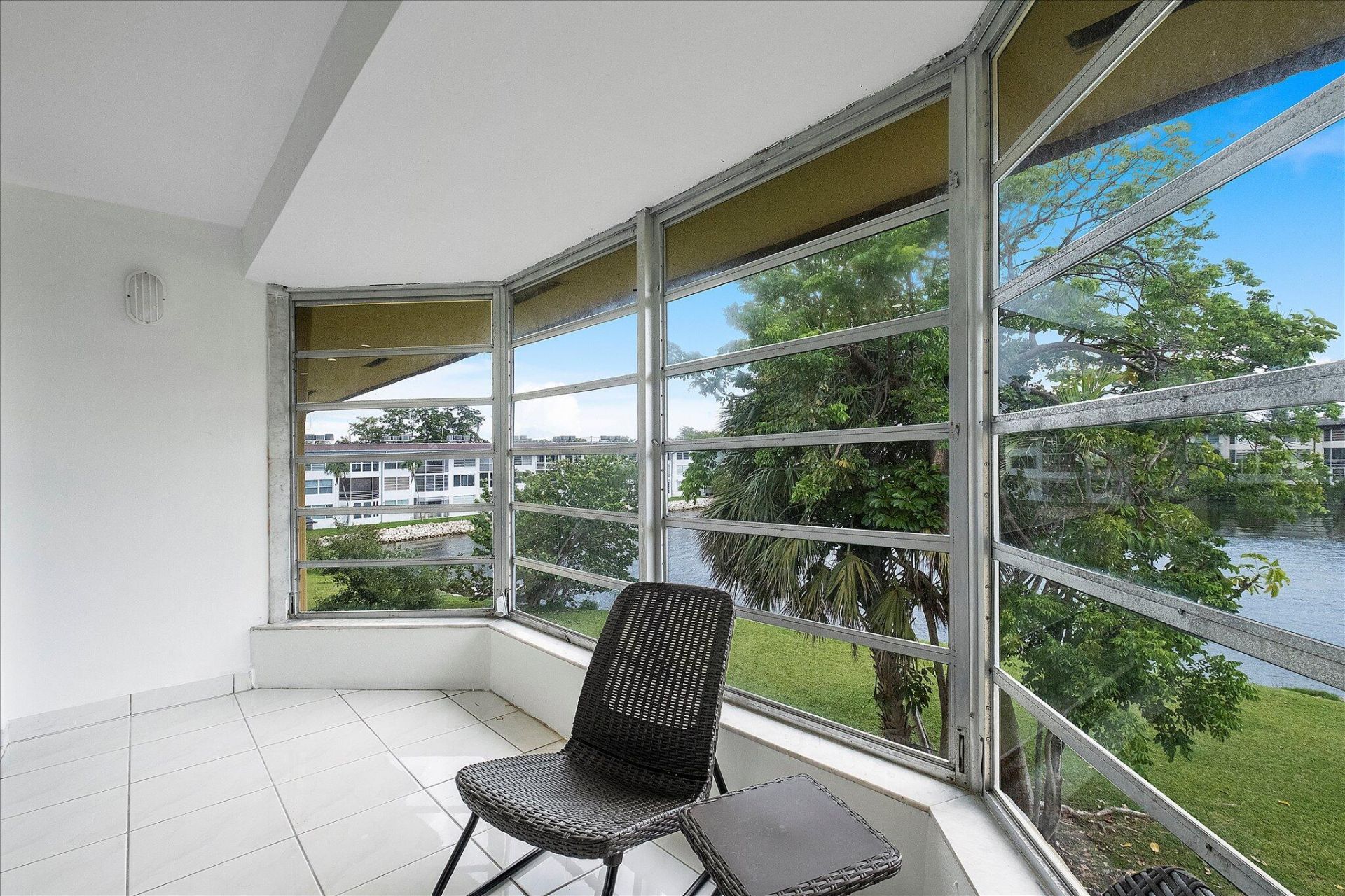 1302 NE 191st Street, Unit 323a, Miami, FL 33179 Photo