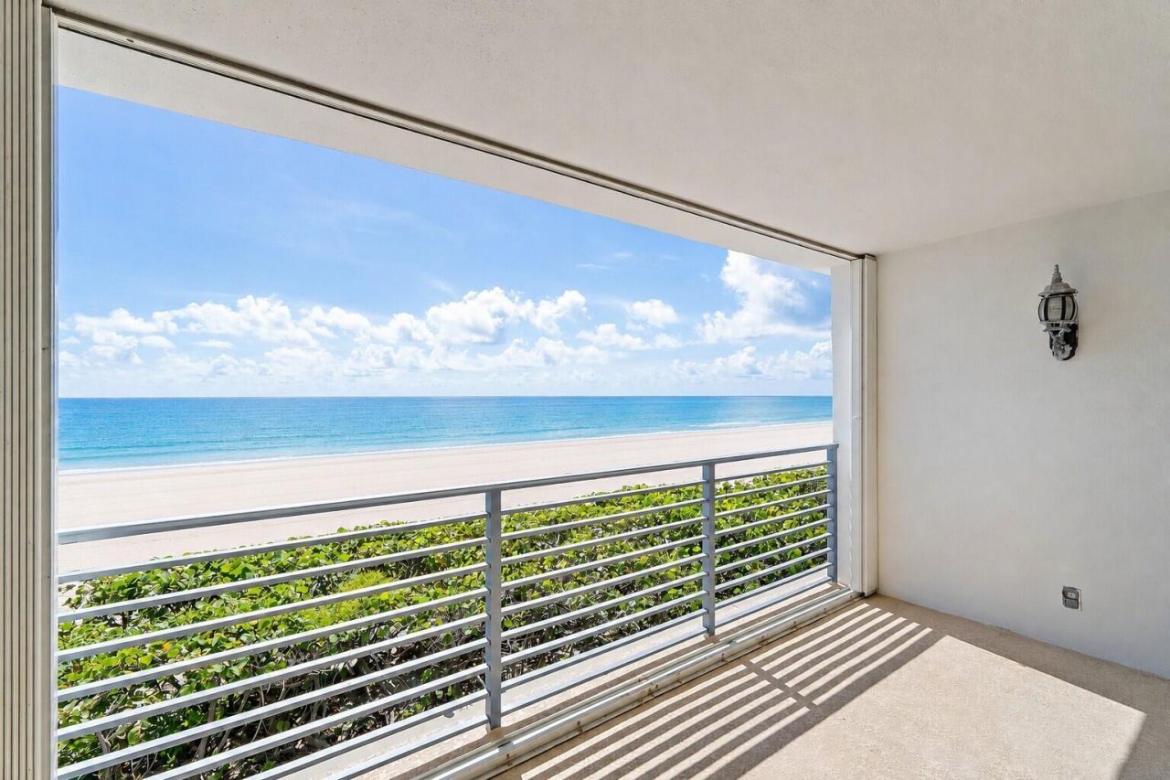 900 Ocean Drive, Unit 106, Juno Beach, FL 33408 Photo