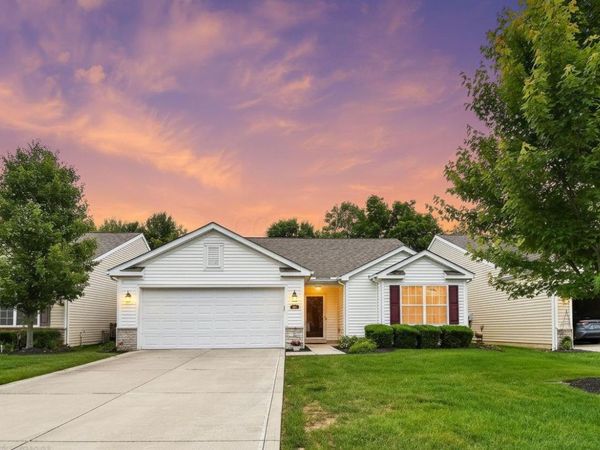 116 Broadstone Circle E, Blacklick, OH 43004