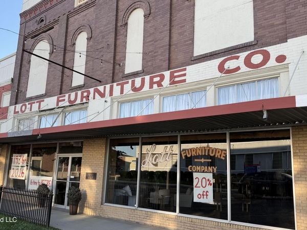 227 W Main Street, Forest, MS 39074