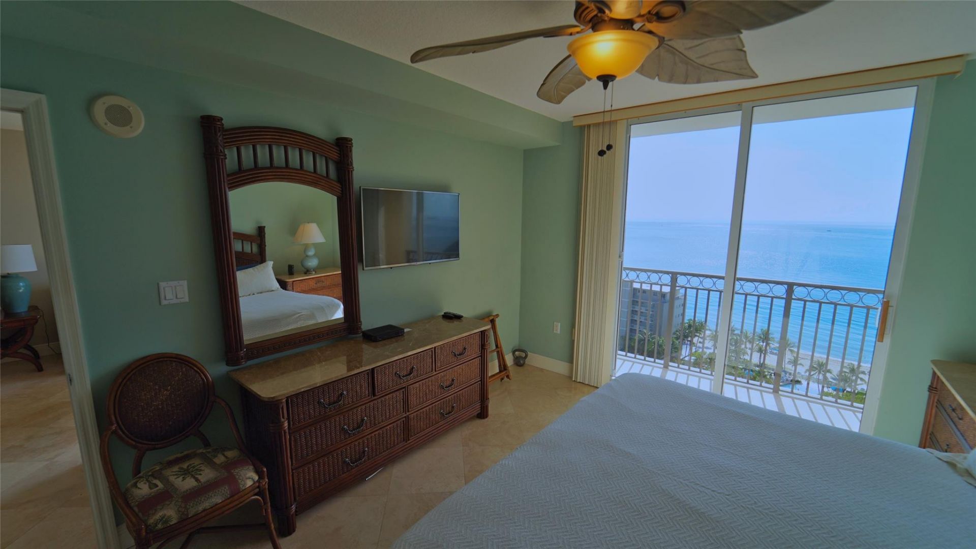 2011 N Ocean Boulevard, Unit 1606, Fort Lauderdale, FL 33305 Photo
