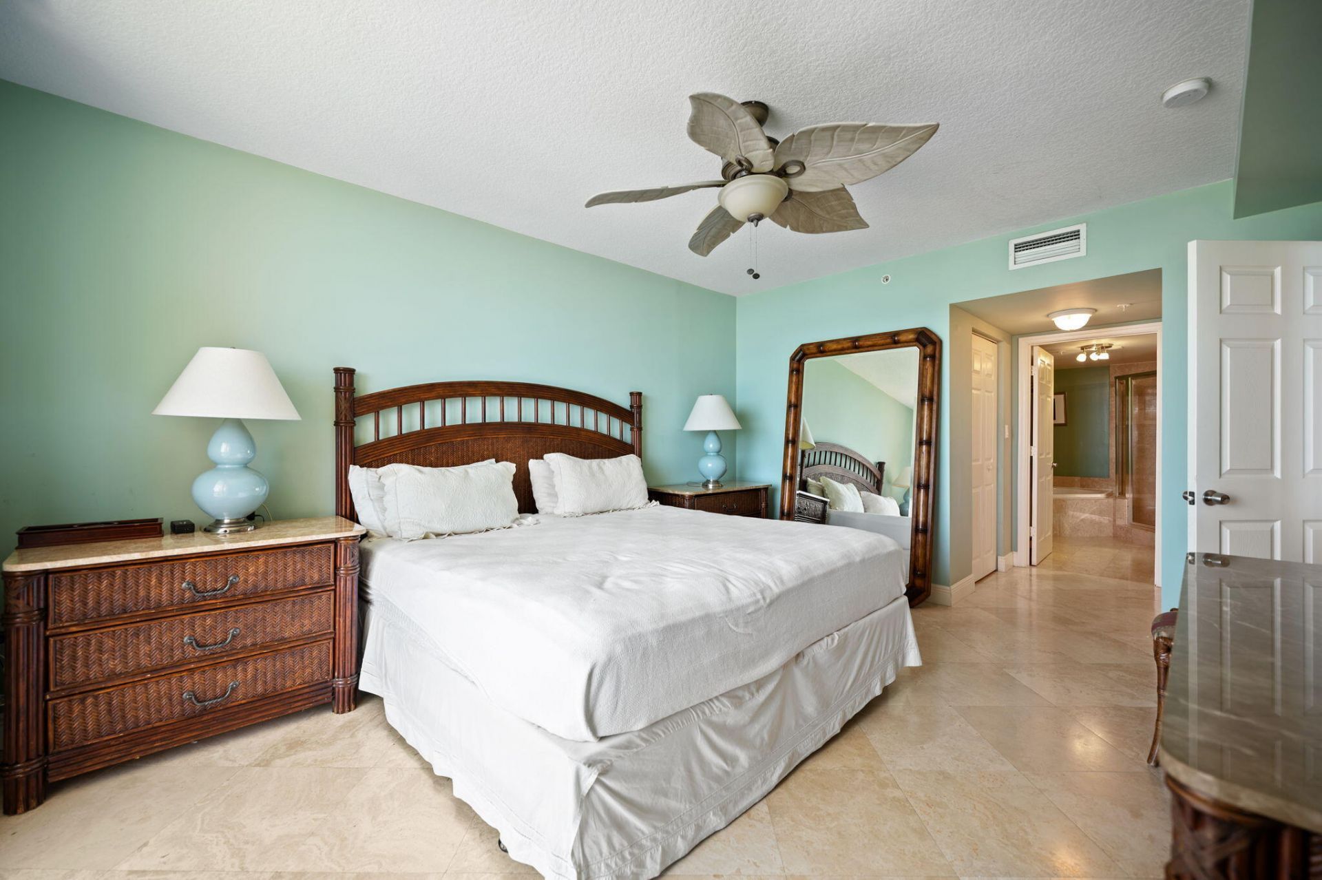 2011 N Ocean Boulevard, Unit 1606, Fort Lauderdale, FL 33305 Photo