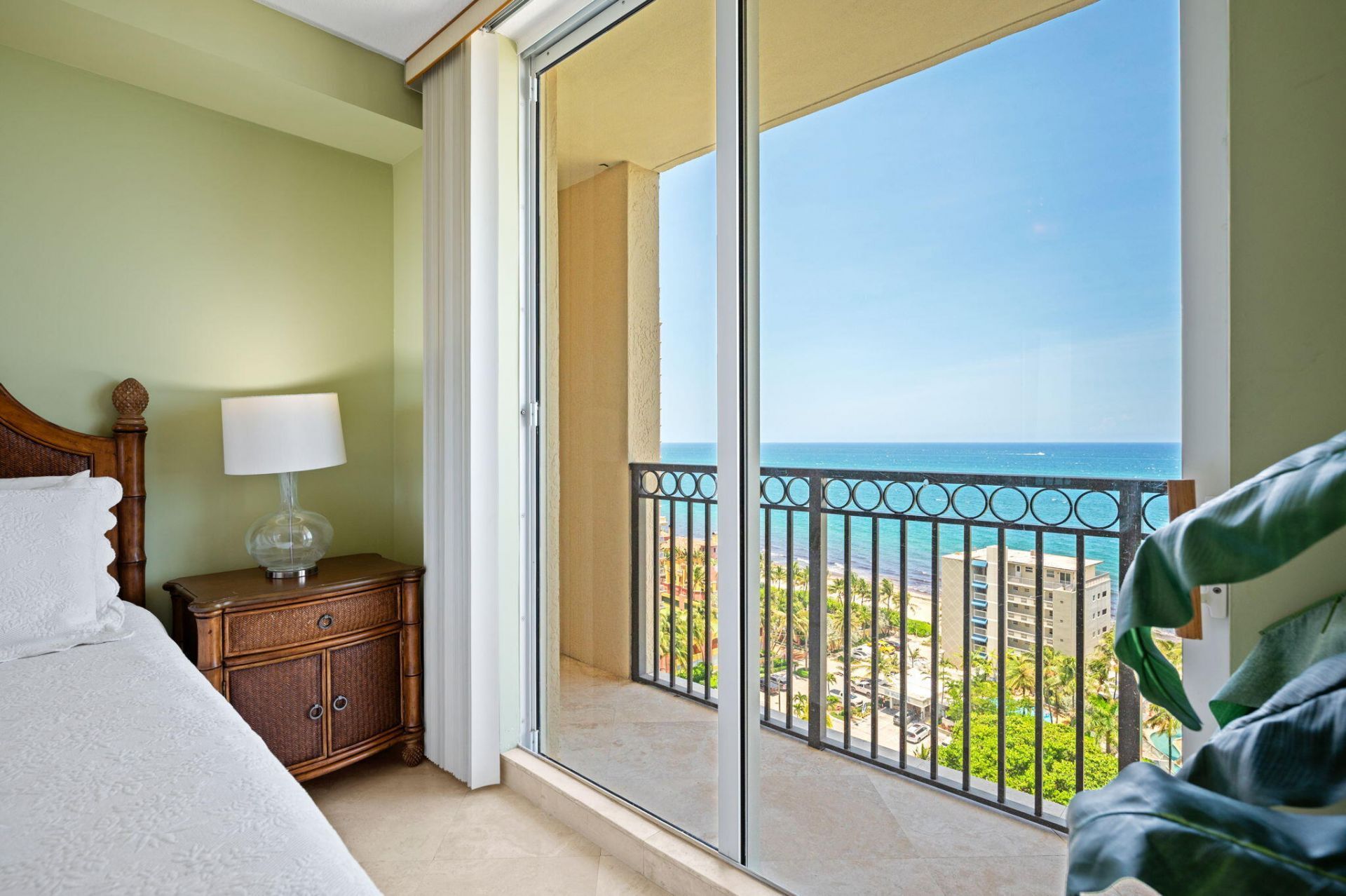 2011 N Ocean Boulevard, Unit 1606, Fort Lauderdale, FL 33305 Photo
