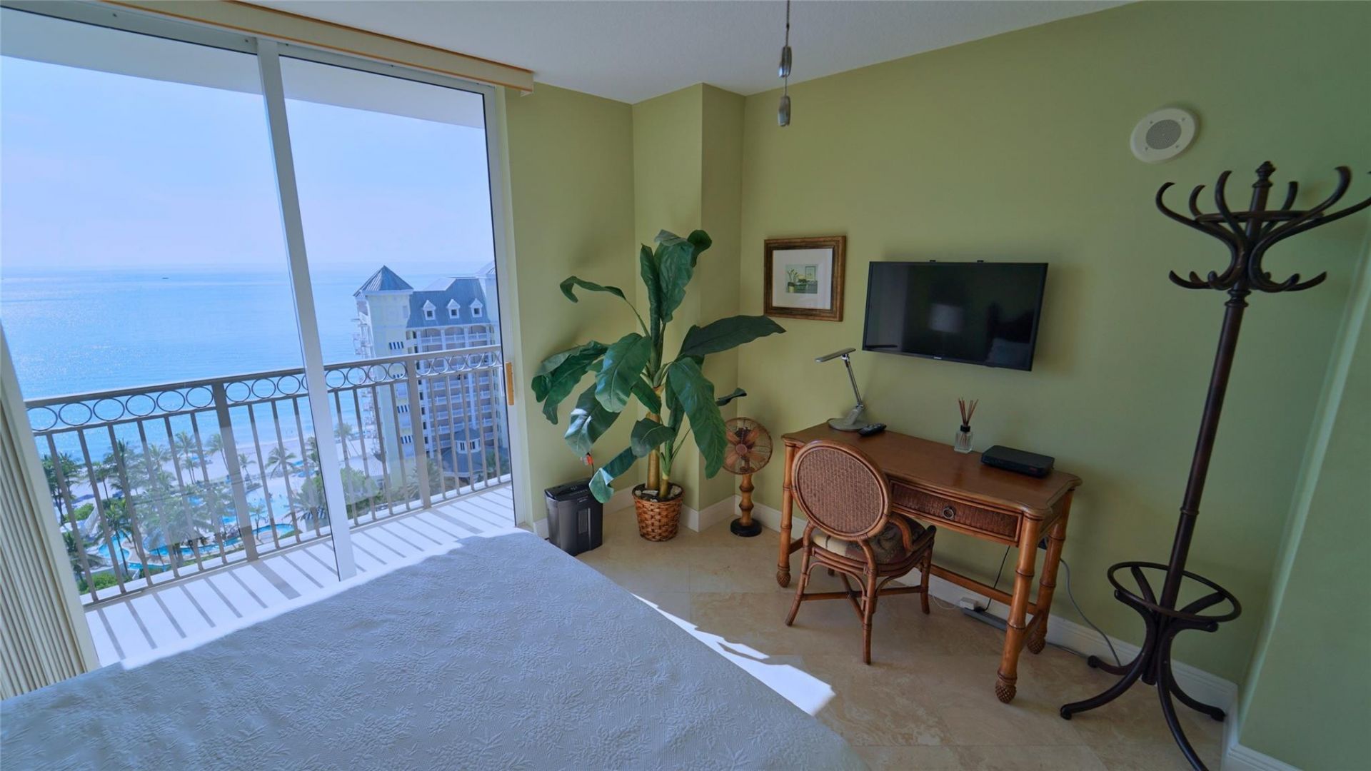 2011 N Ocean Boulevard, Unit 1606, Fort Lauderdale, FL 33305 Photo